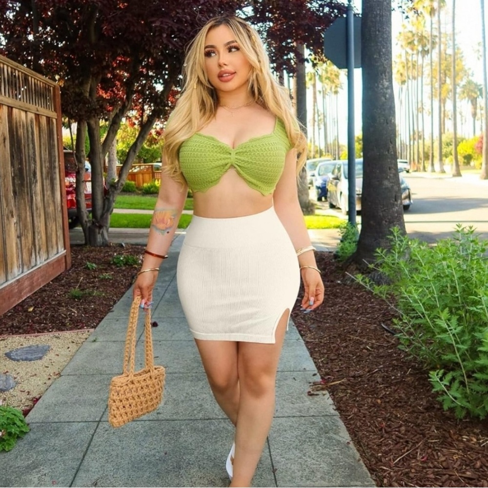 OQQ Bodycon Ribbed Slit Mini Skirt Cream Sz Medium